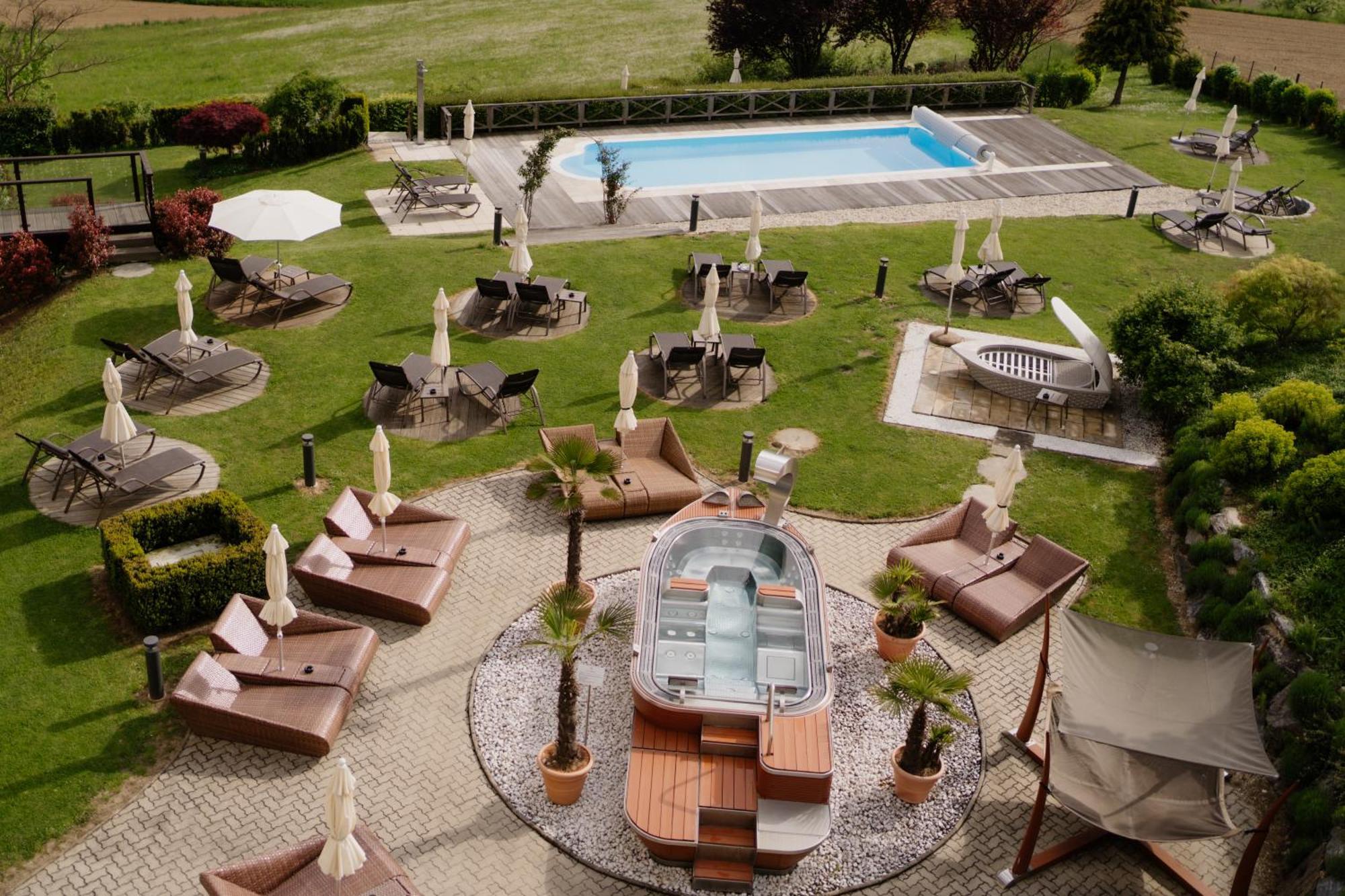 Maiers Kuschelhotel Loipersdorf Deluxe - Adults Only Loipersdorf bei Fuerstenfeld Bagian luar foto